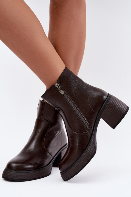 Stivaletti in pelle foderati con tacco D&A CR62-3369 cioccolato