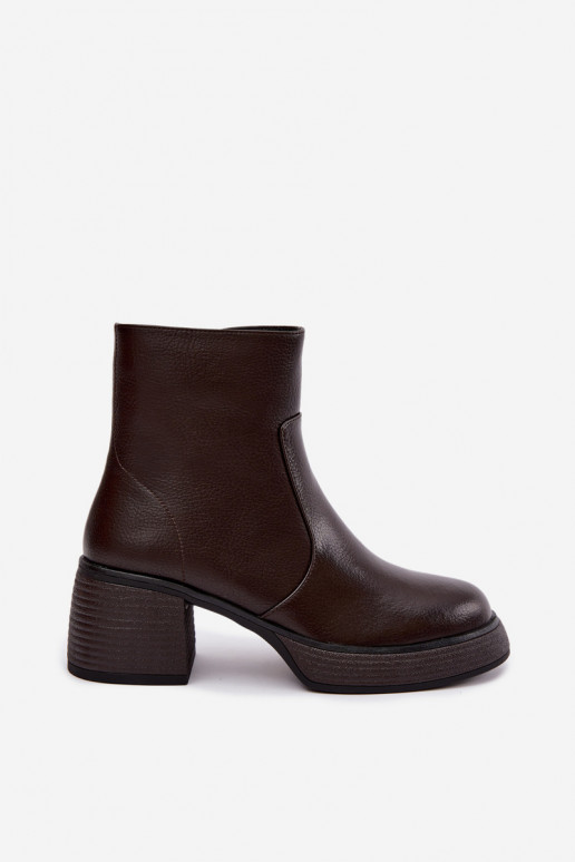 Stivaletti in pelle foderati con tacco D&A CR62-3369 cioccolato