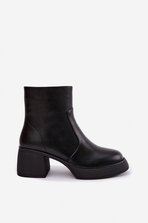 Stivaletti in pelle foderati con tacco D&A CR62-3369 nero