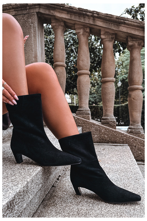 Scarpe calde slip-on in suede sintetico con tacchi in nero Tai turiciejka K7791-01