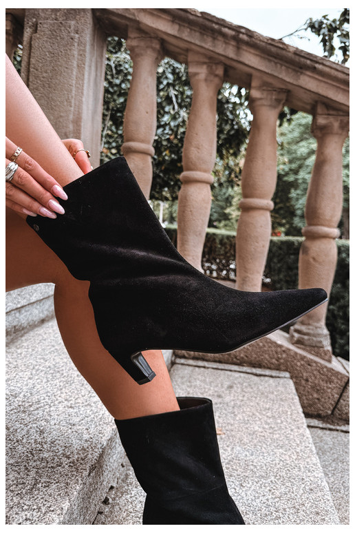 Scarpe calde slip-on in suede sintetico con tacchi in nero Tai turiciejka K7791-01