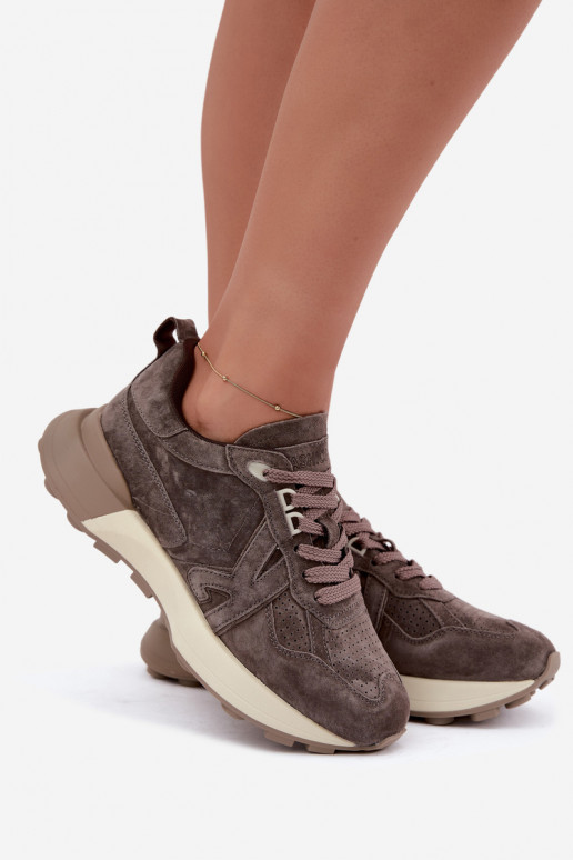 Sneakers da donna in suede sintetico Kobbo 67048 marrone scuro