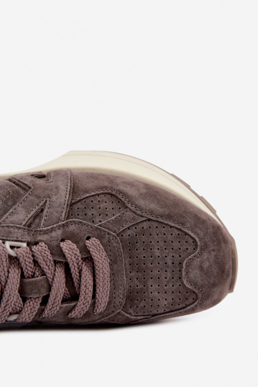 Sneakers da donna in suede sintetico Kobbo 67048 marrone scuro