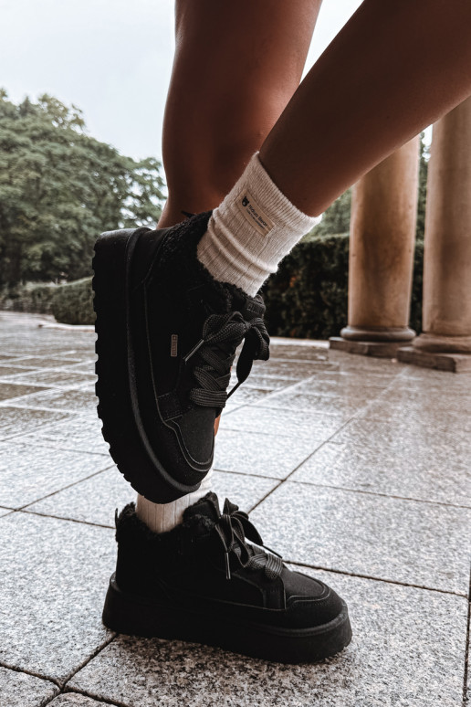 Stivali da neve da donna con piattaforma e pelliccia Big Star SS274104 in nero