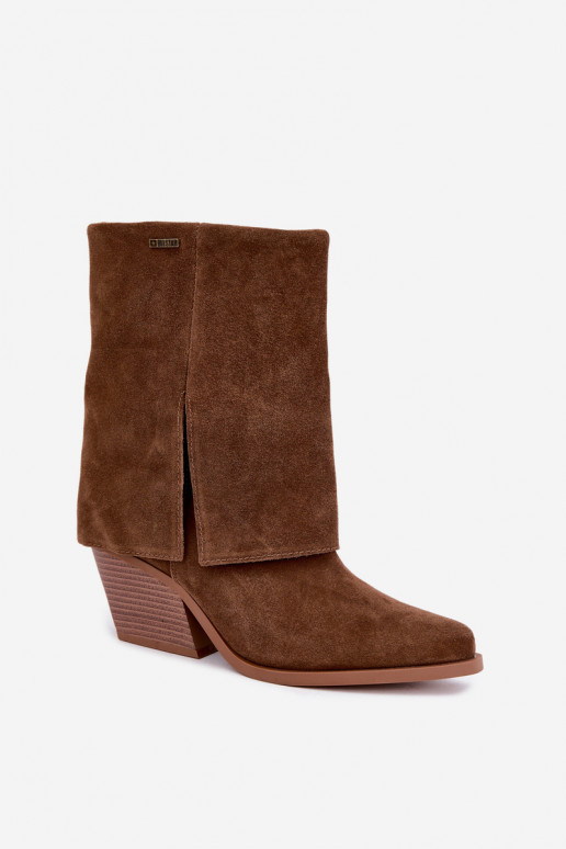 stivaletti in stile cowboy con tacco in suede naturale con gambale ricamato Big Star UU274114 colore marrone