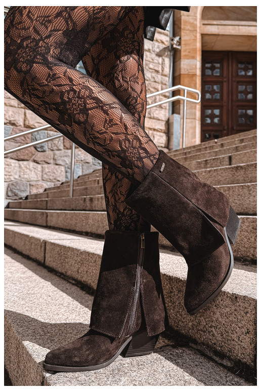 stivaletti in stile cowboy con tacco in suede naturale con gambale ricamato Big Star UU274115 colore cioccolato