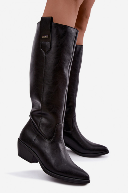 stivali alti in pelle naturale per donne con tacco basso isolati Big Star UU274521 colore nero