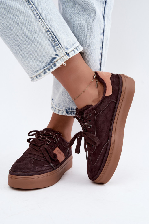 stivali modello sneakers in suede sintetico per donne isolati Big Star UU274770 colore cioccolato