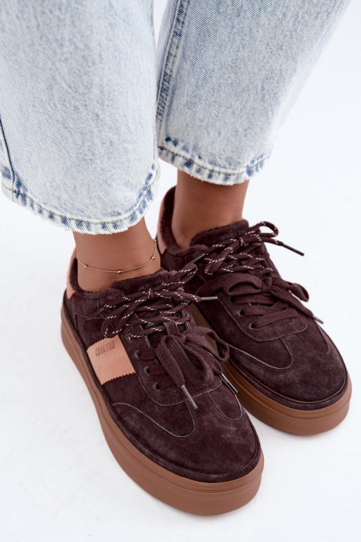 stivali modello sneakers in suede sintetico per donne isolati Big Star UU274770 colore cioccolato