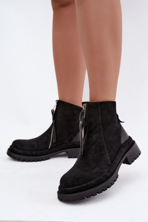 Scarpe in suede isolate per donne Tai turiciejka K7732-01 colore nero