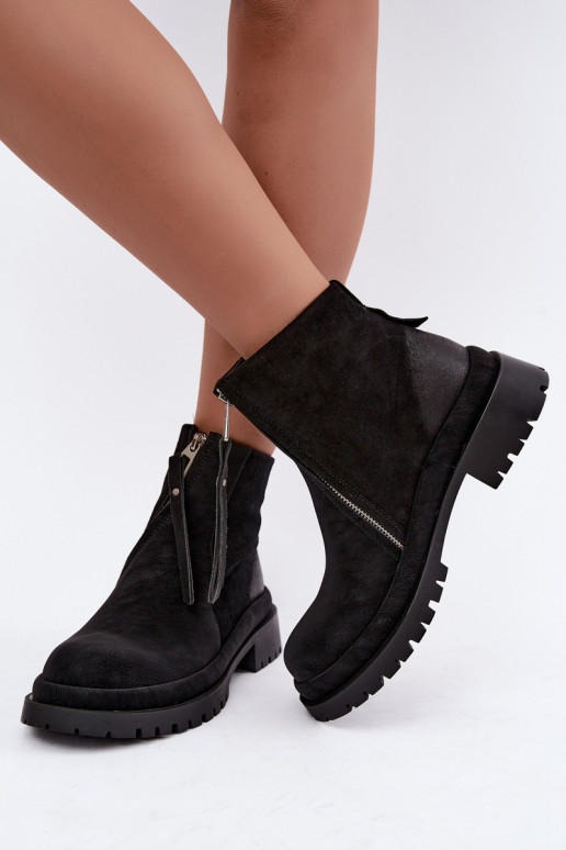 Scarpe in suede isolate per donne Tai turiciejka K7732-01 colore nero