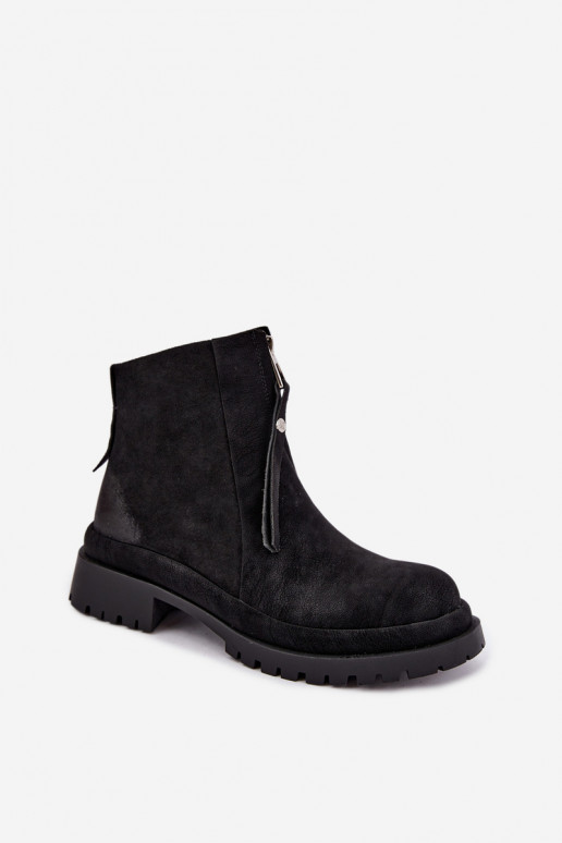 Scarpe in suede isolate per donne Tai turiciejka K7732-01 colore nero