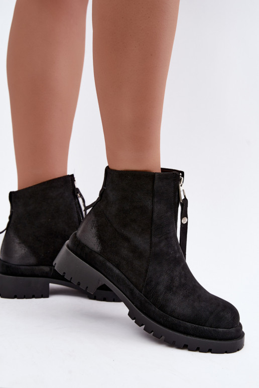 Scarpe in suede isolate per donne Tai turiciejka K7732-01 colore nero