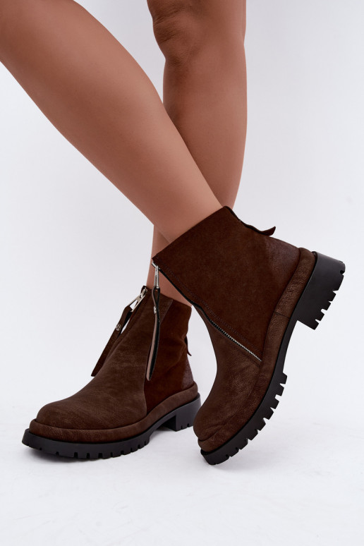 Scarpe in suede isolate per donne Tai turiciejka K7732-02 colore marrone