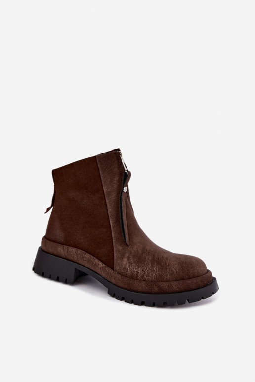 Scarpe in suede isolate per donne Tai turiciejka K7732-02 colore marrone