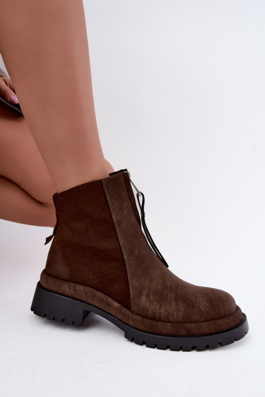 Scarpe in suede isolate per donne Tai turiciejka K7732-02 colore marrone