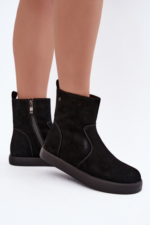 Scarpe in suede isolate per donne Tai turiciejka K7800-01 colore nero