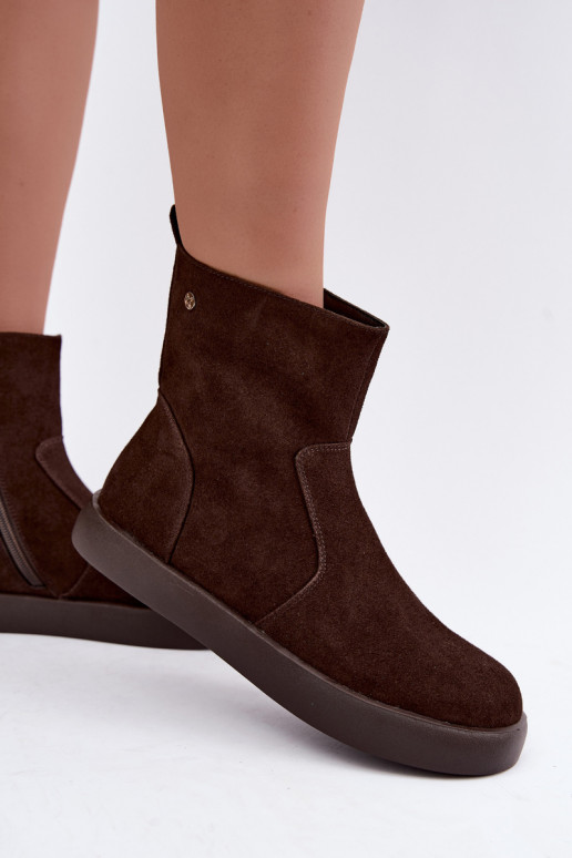 Scarpe in suede isolate per donne Tai turiciejka K7800-02 colore cioccolato