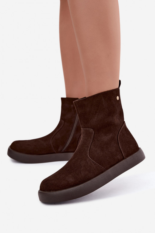 Scarpe in suede isolate per donne Tai turiciejka K7800-02 colore cioccolato