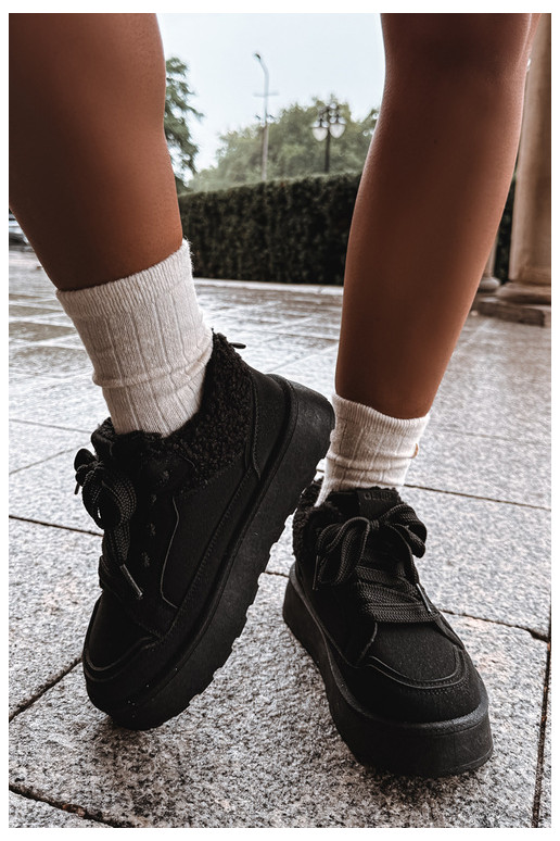 Stivali da neve da donna con piattaforma e pelliccia Big Star SS274104 in nero
