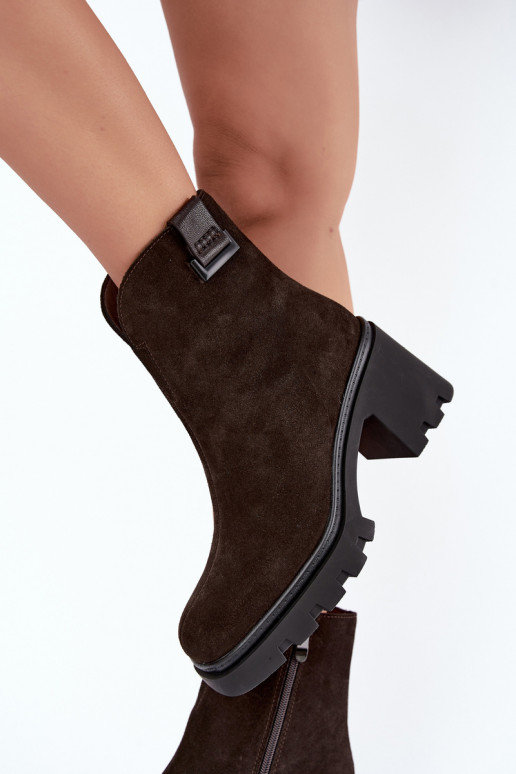 Scarpe isolate in ecopelle scamosciata con tacco T.Sokolski SH Z26-428 cioccolato