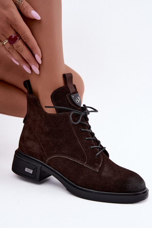 Stivali isolati in suede sintetico con ornamenti Vinceza Czekolado