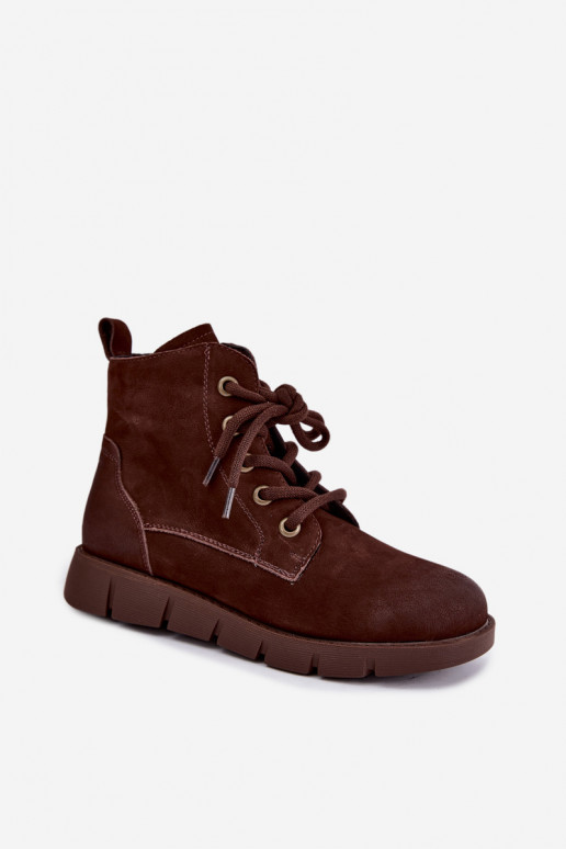 Stivaletti isolati in pelle naturale con lacci Vinceza 67040 in colore cioccolato