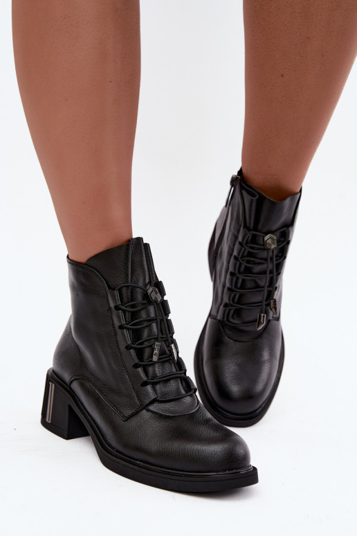 Stivaletti isolati in pelle naturale Klocke Vinceza 89161 in colore nero