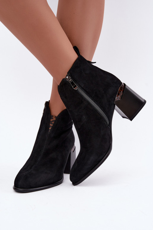 Stivaletti caldi in suede sintetico con tacco in colore nero Laverelle