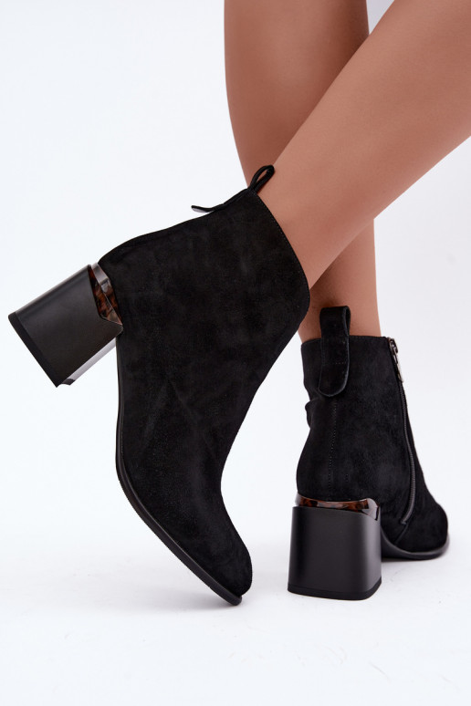 Stivaletti caldi in suede sintetico con tacco in colore nero Laverelle