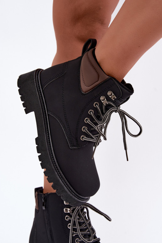 Scarpe da donna isolate, nere Sarvella