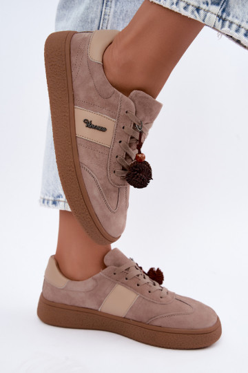 Sneakers in suede sintetico con pomponi Vinceza 79682 color sabbia
