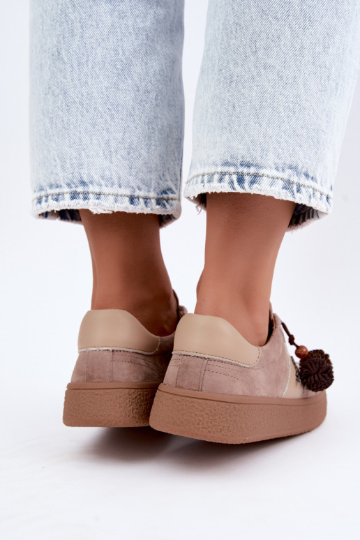 Sneakers in suede sintetico con pomponi Vinceza 79682 color sabbia