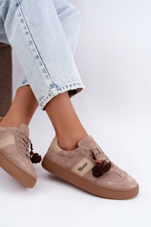 Sneakers in suede sintetico con pomponi Vinceza 79682 color sabbia