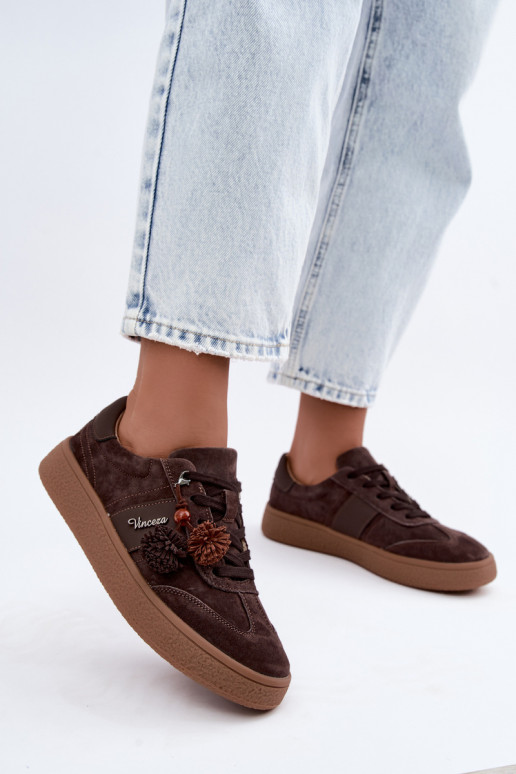 Sneakers in suede sintetico con pomponi Vinceza 79682 color cioccolato