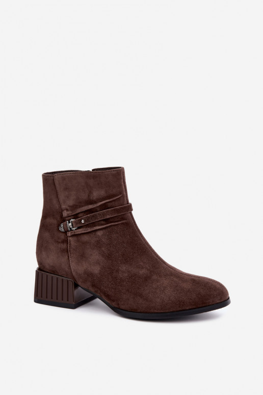 Stivaletti da donna in faux suede Klocke isolati D&A CR62-3476 in colore marrone