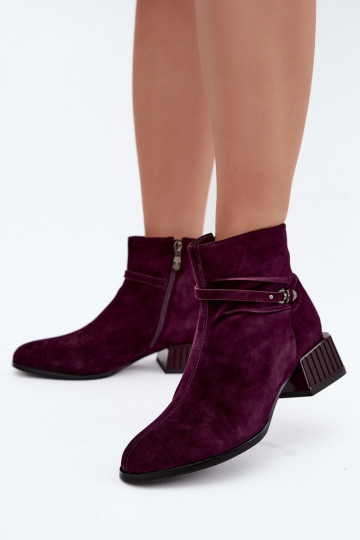 Stivaletti da donna in faux suede Klocke isolati D&A CR62-3476 in colore prugna