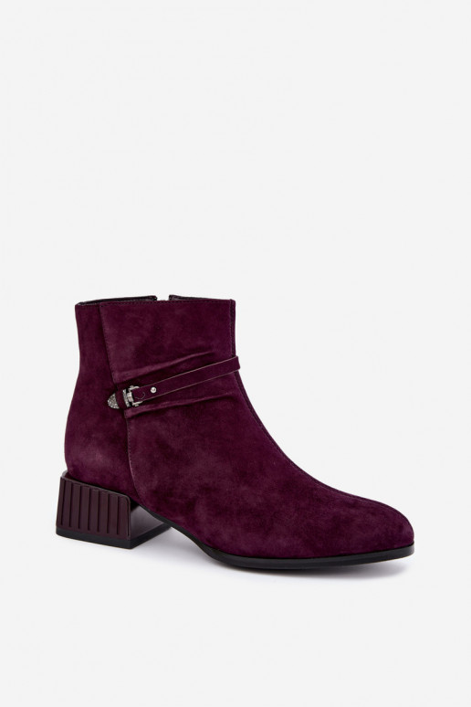 Stivaletti da donna in faux suede Klocke isolati D&A CR62-3476 in colore prugna