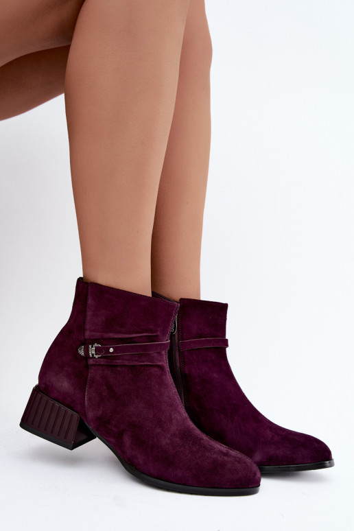 Stivaletti da donna in faux suede Klocke isolati D&A CR62-3476 in colore prugna