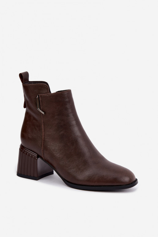 Stivaletti in pelle con tacchi isolati D&A CR62-3442 in colore cioccolato