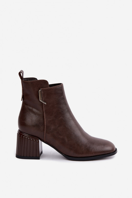 Stivaletti in pelle con tacchi isolati D&A CR62-3442 in colore cioccolato