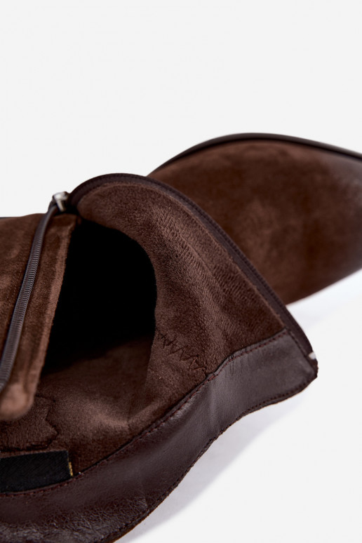 Stivali in pelle scamosciata in stile cowboy isolati D&A CR62-3395 in colore cioccolato