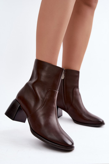 Stivaletti isolati con tacchi in pelle naturale CR62-3391 cioccolato