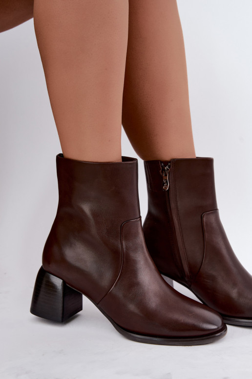 Stivaletti isolati con tacchi in pelle naturale CR62-3391 cioccolato
