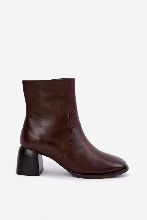 Stivaletti isolati con tacchi in pelle naturale CR62-3391 cioccolato