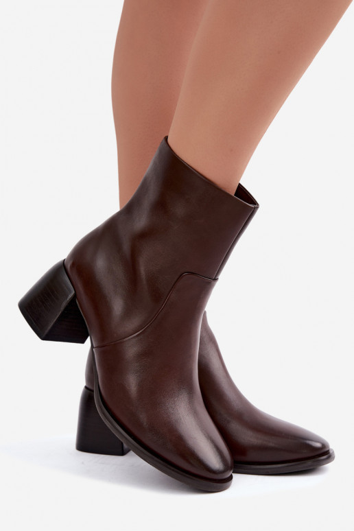 Stivaletti isolati con tacchi in pelle naturale CR62-3391 cioccolato