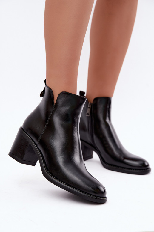 Stivaletti isolati con tacchi in nero Vinceza 58650