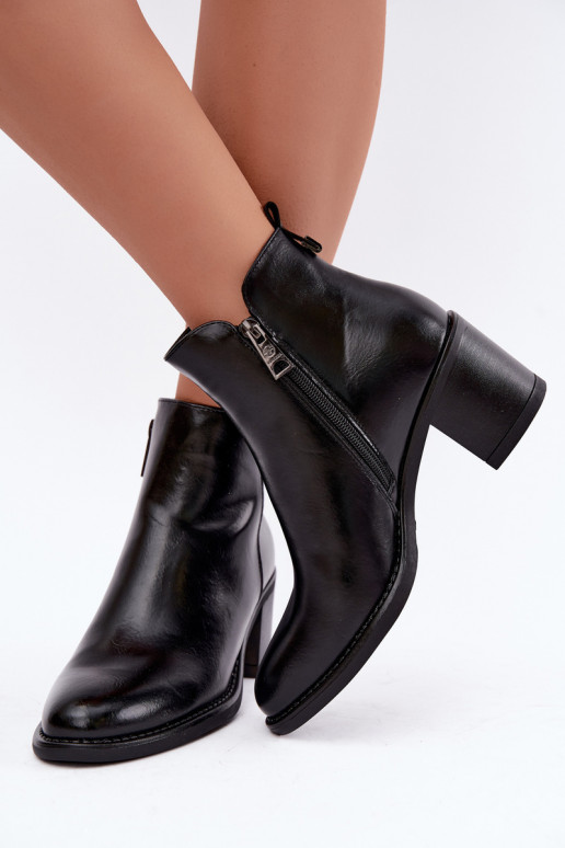 Stivaletti isolati con tacchi in nero Vinceza 58650