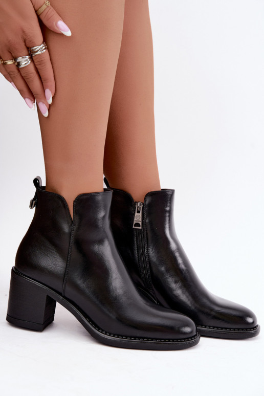 Stivaletti isolati con tacchi in nero Vinceza 58650