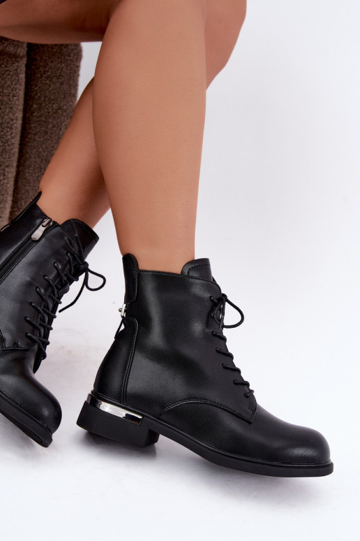 Stivaletti in pelle isolati con tacchi larghi in nero Vinceza 86450